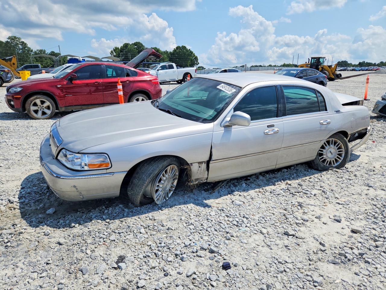 2LNBL8CV3BX761210 · 2011 LINCOLN TOWN CAR