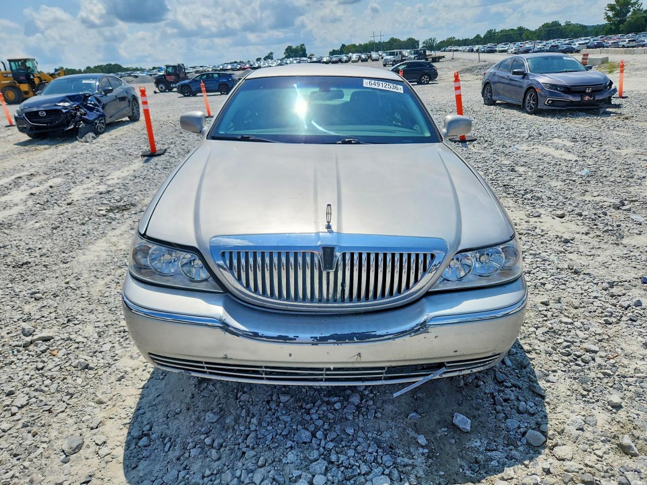 2LNBL8CV3BX761210 · 2011 LINCOLN TOWN CAR · 5/12