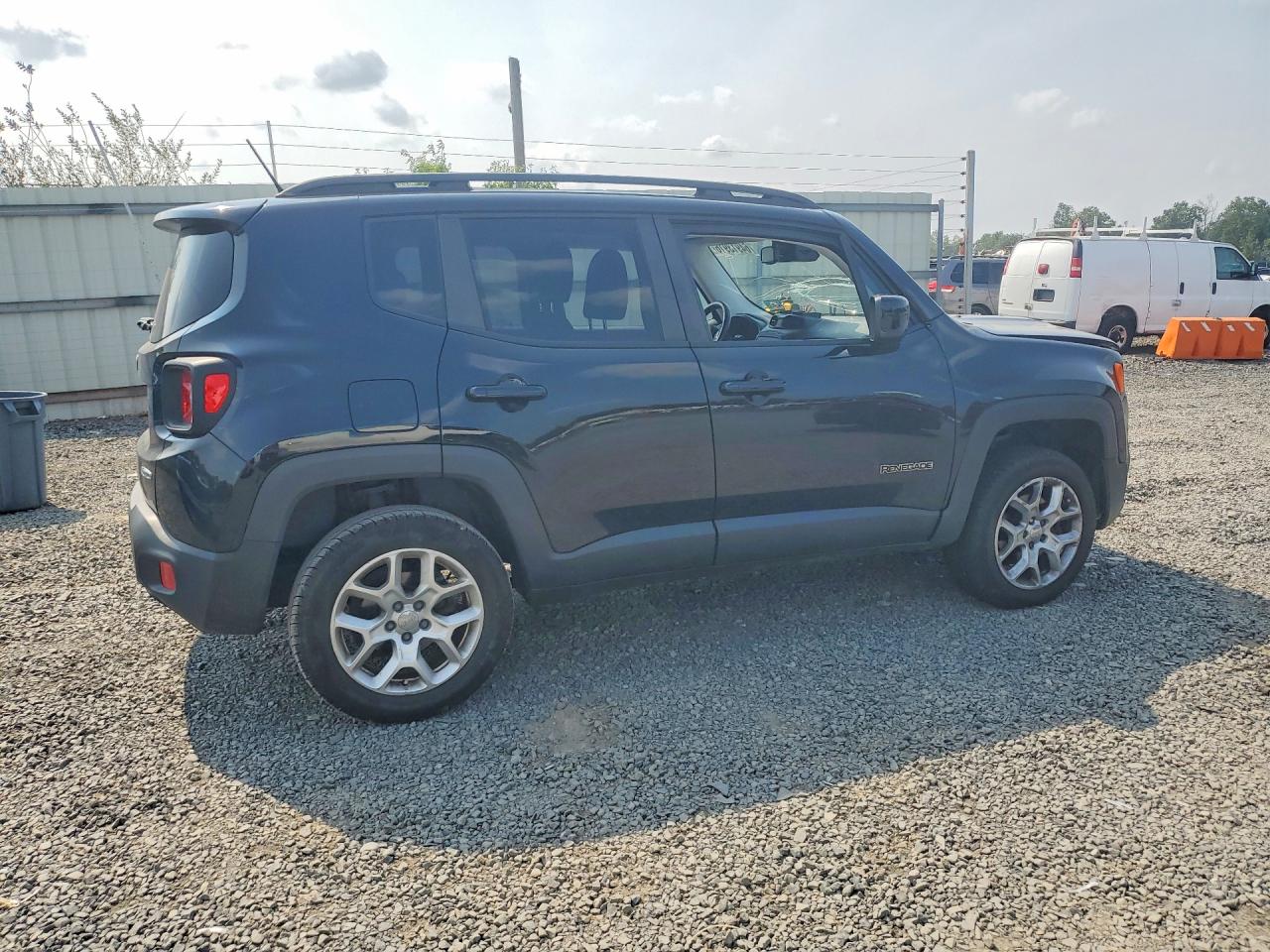 ZACCJBBT9GPE38548 · 2016 JEEP RENEGADE · 3/13
