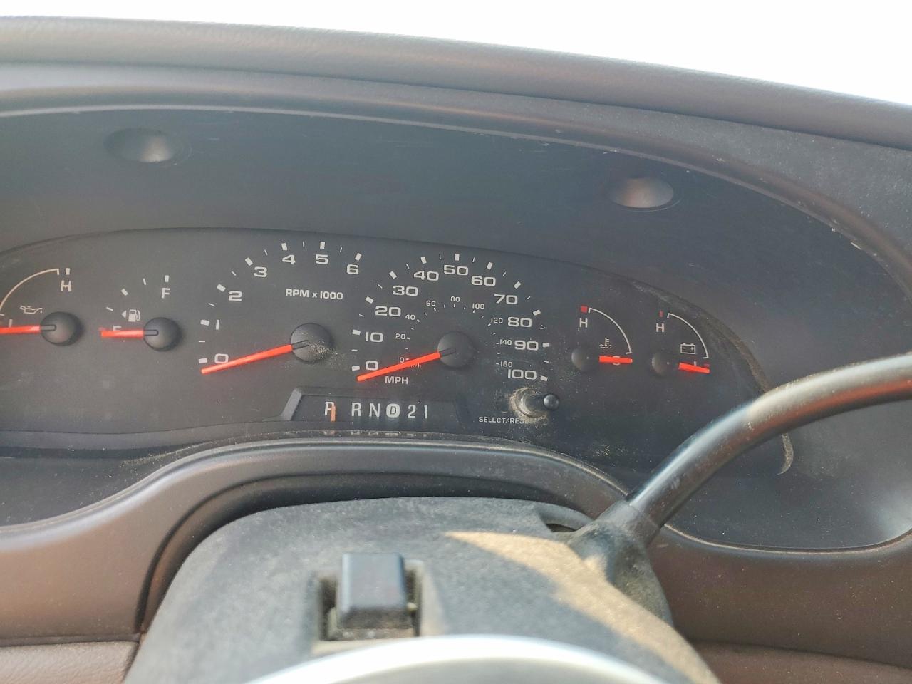 1FTNE24L58DB10635 · 2008 FORD ECONOLINE · 9/13
