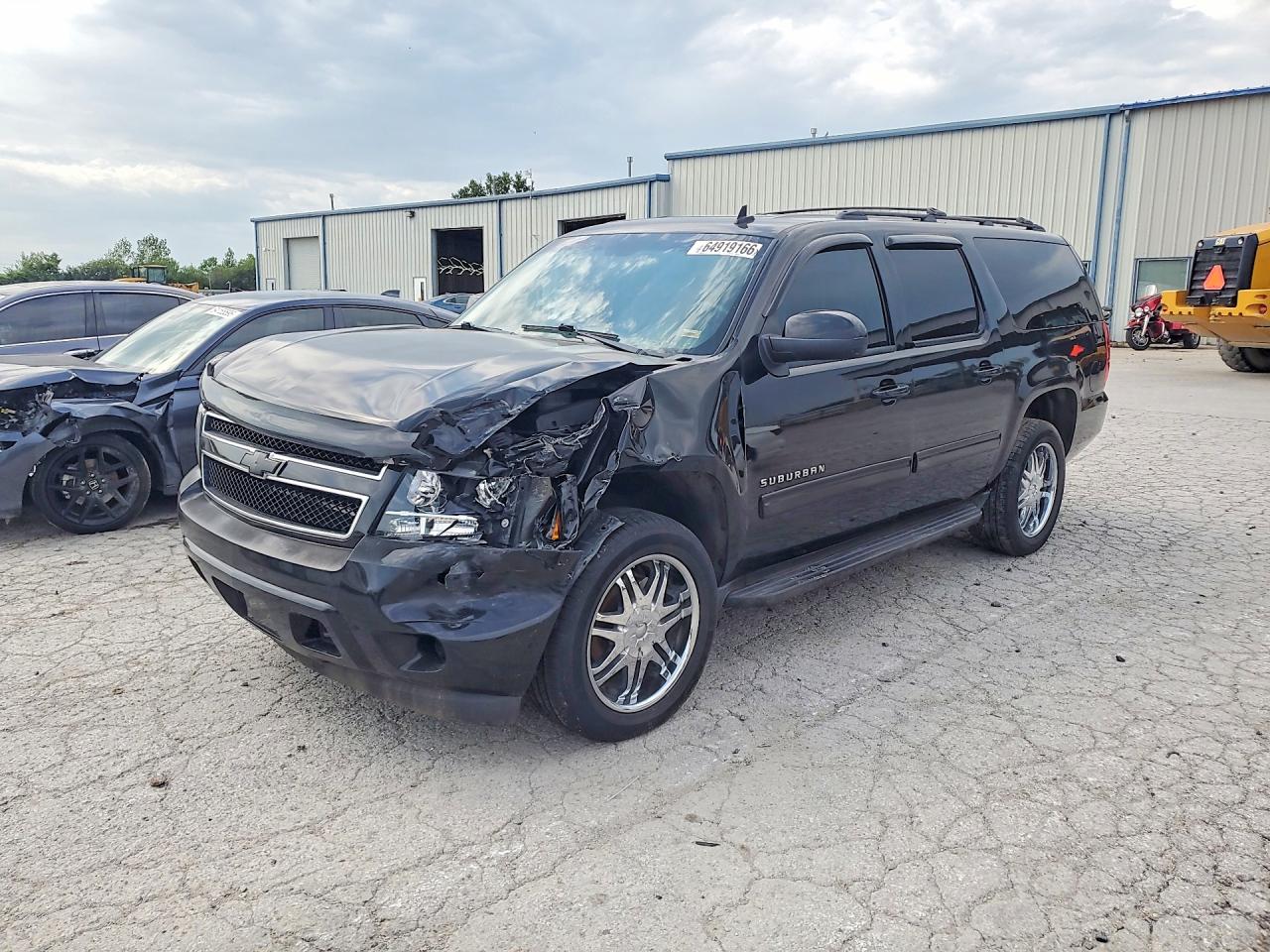 1GNSKHE32BR123227 · 2011 CHEVROLET SUBURBAN