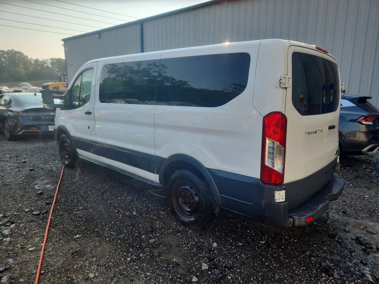 1FMZK1YM8GKA01941 · 2016 FORD TRANSIT · 2/13
