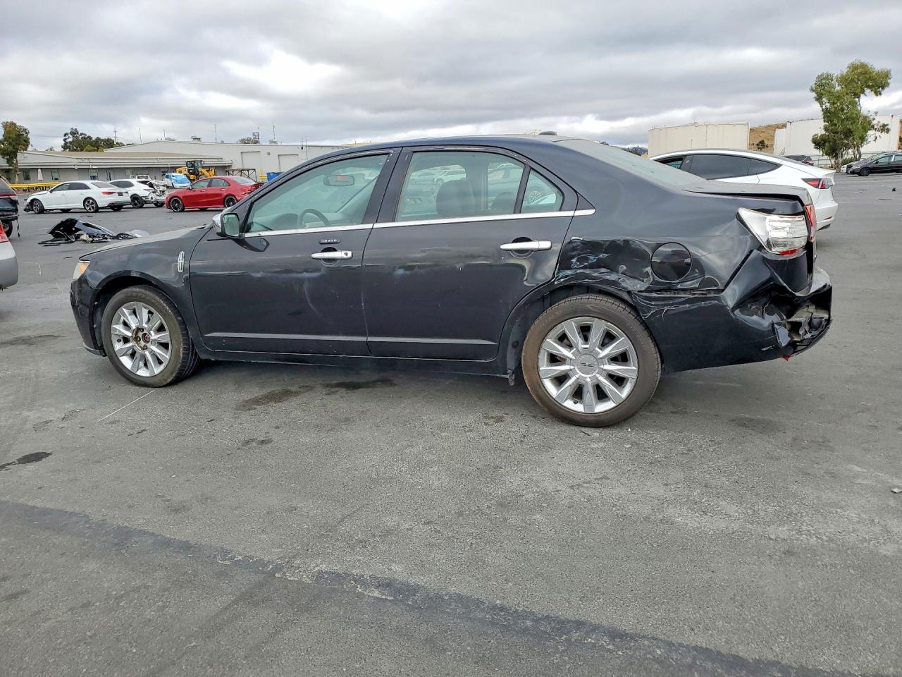 3LNHL2GC7CR827385 · 2012 LINCOLN MKZ · 2/12