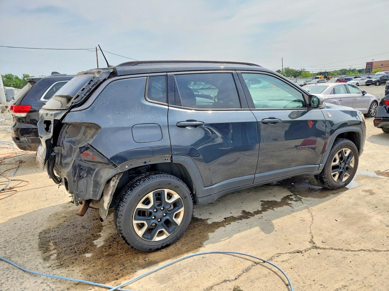 3C4NJDDB5JT174706 · 2018 JEEP COMPASS · 3/13