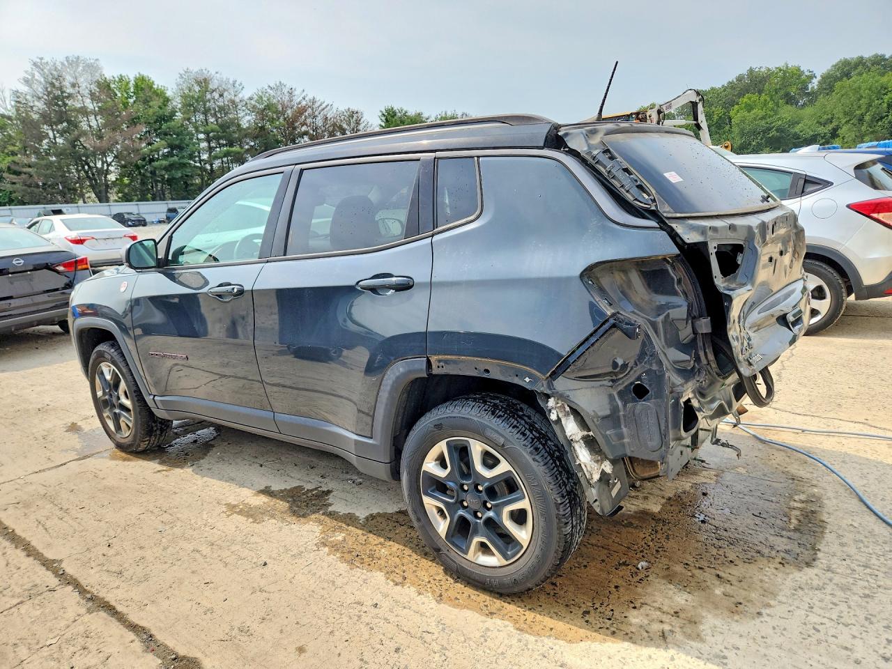 3C4NJDDB5JT174706 · 2018 JEEP COMPASS · 2/13