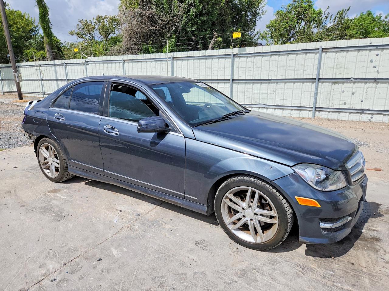 WDDGF4HB8EG237608 · 2014 MERCEDES-BENZ C · 4/13