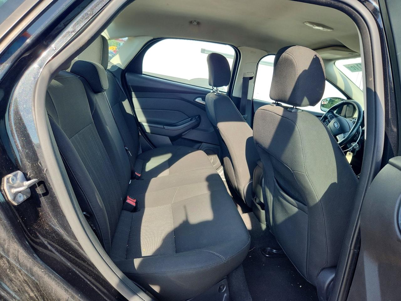 1FADP3F28FL386588 · 2015 FORD FOCUS · 10/12
