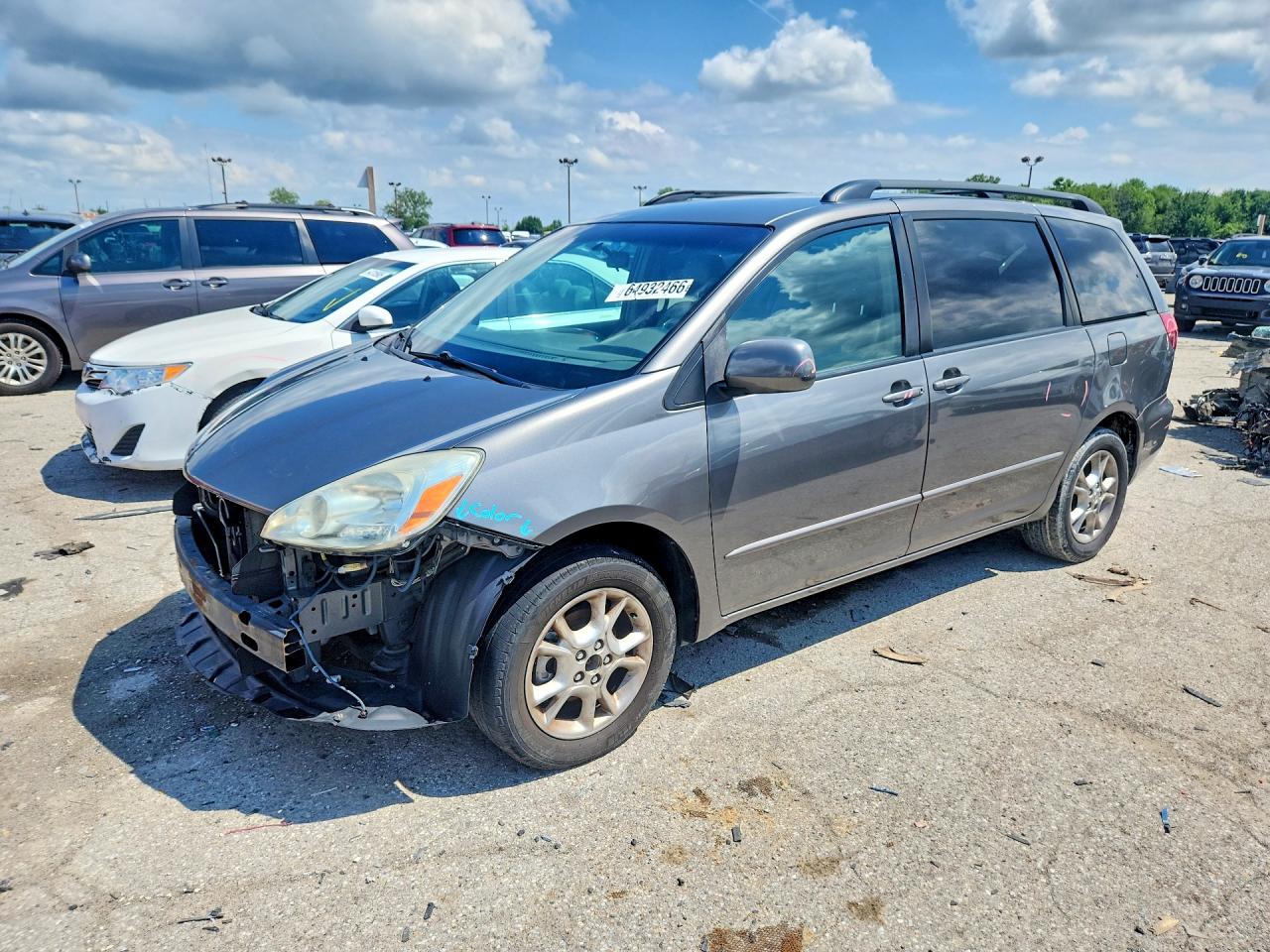 5TDBA22C45S044712 · 2005 TOYOTA SIENNA