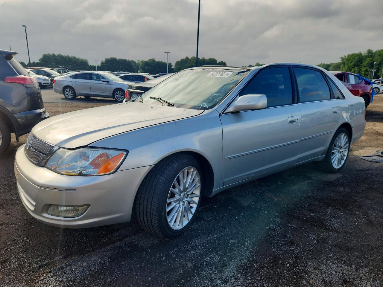 4T1BF28B42U235789 · 2002 TOYOTA AVALON