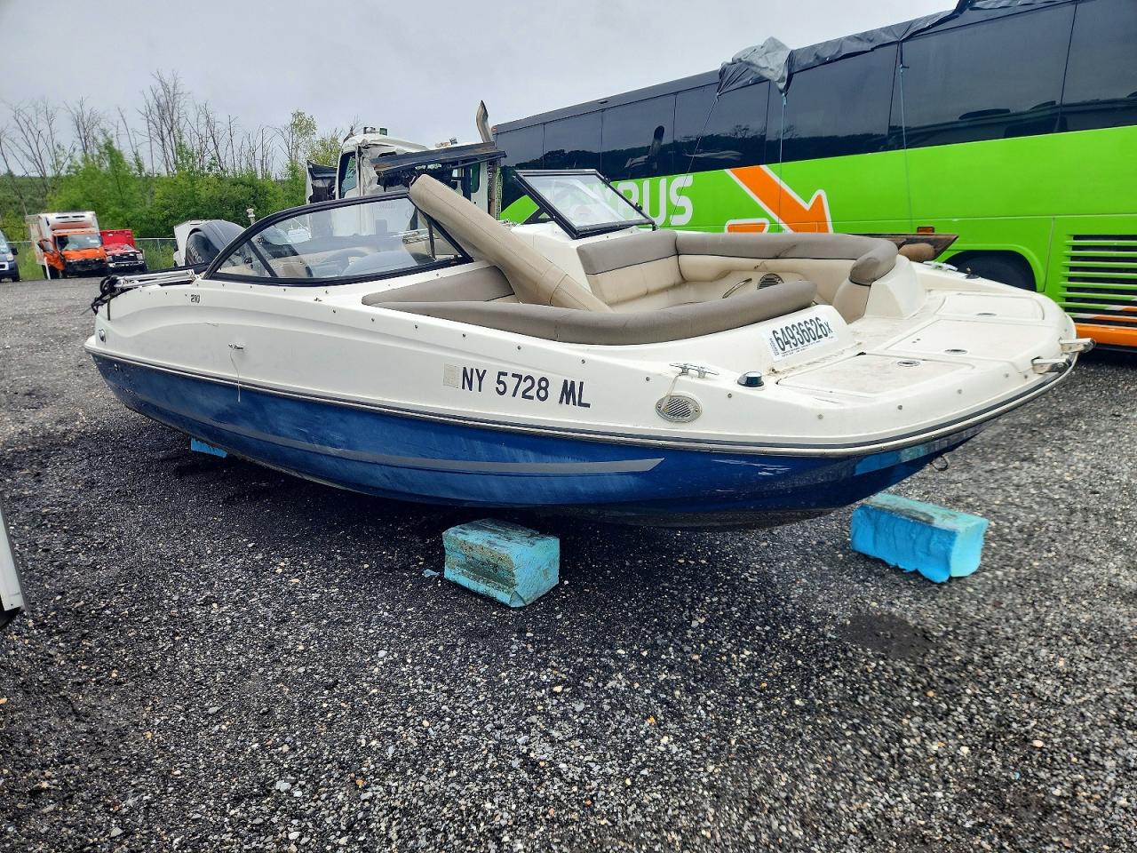 BLBX3692A616 · 2016 BAYLINER 210 FULL WINDSHIELD