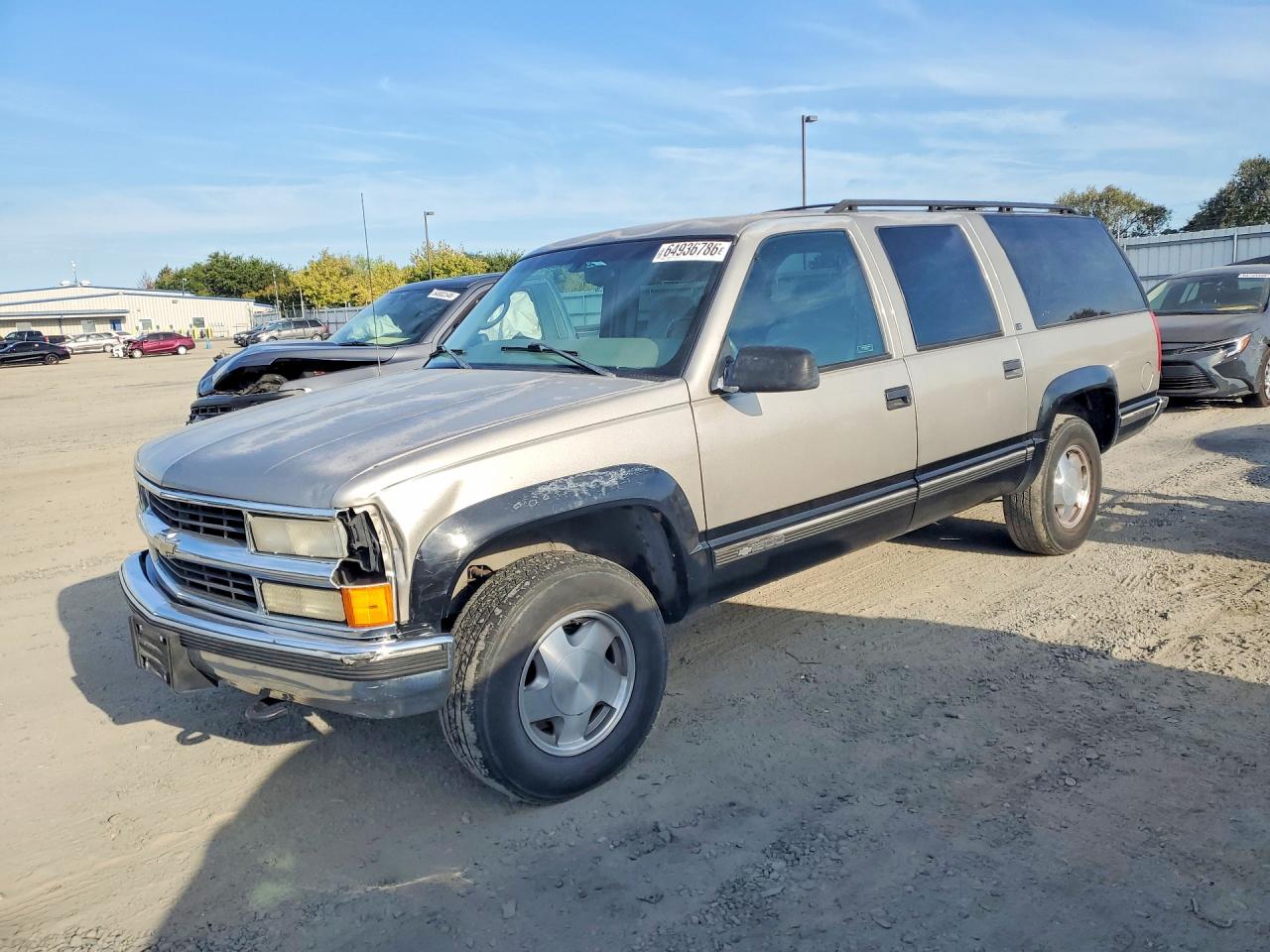 1GNFK16R7WJ378326 · 1998 CHEVROLET SUBURBAN