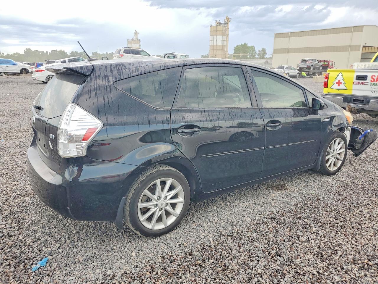 JTDZN3EU0D3204887 · 2013 TOYOTA PRIUS V · 3/12