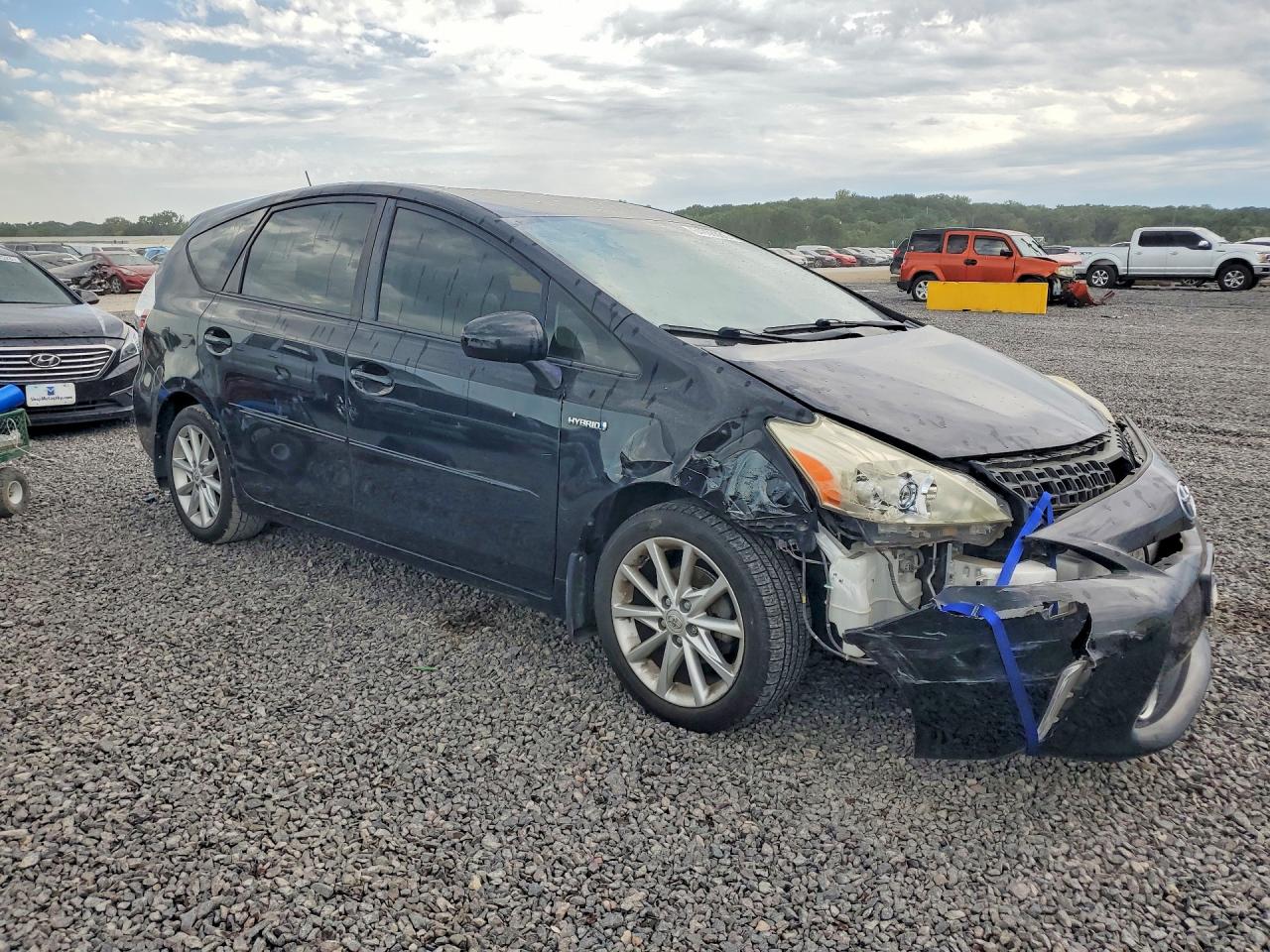 JTDZN3EU0D3204887 · 2013 TOYOTA PRIUS V · 4/12