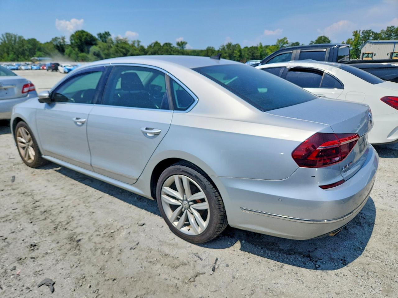 1VWCT7A35HC025375 · 2017 VOLKSWAGEN PASSAT · 2/12