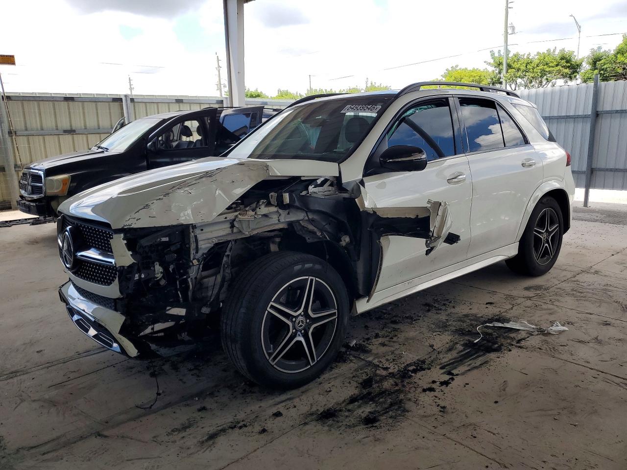 4JGFB4JBXLA245796 · 2020 MERCEDES-BENZ GLE