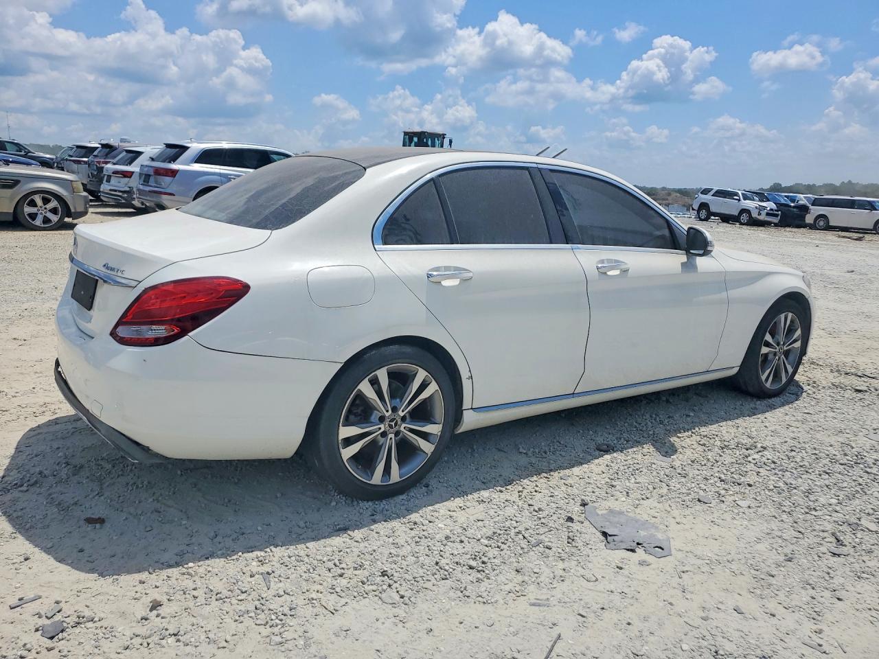 WDDWF4KB2JR403981 · 2018 MERCEDES-BENZ C · 3/12