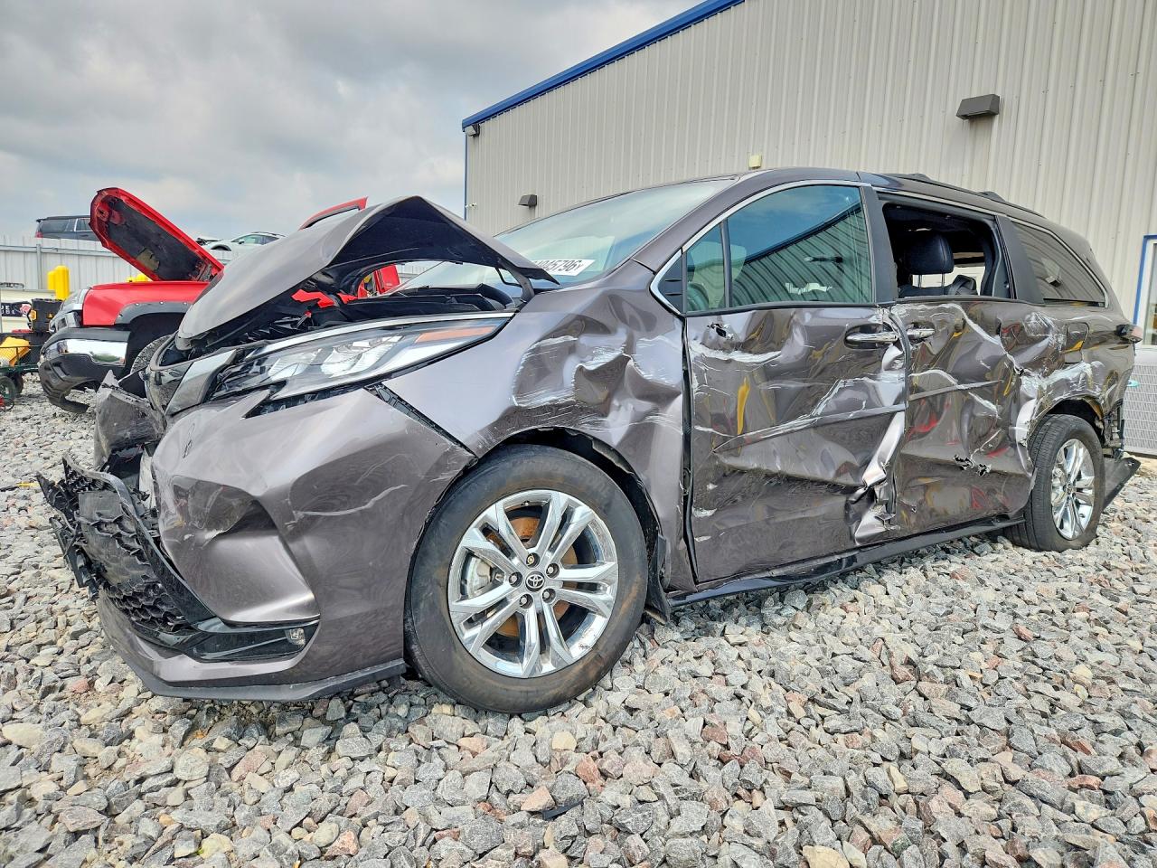 5TDDSKFC9NS068018 · 2022 TOYOTA SIENNA