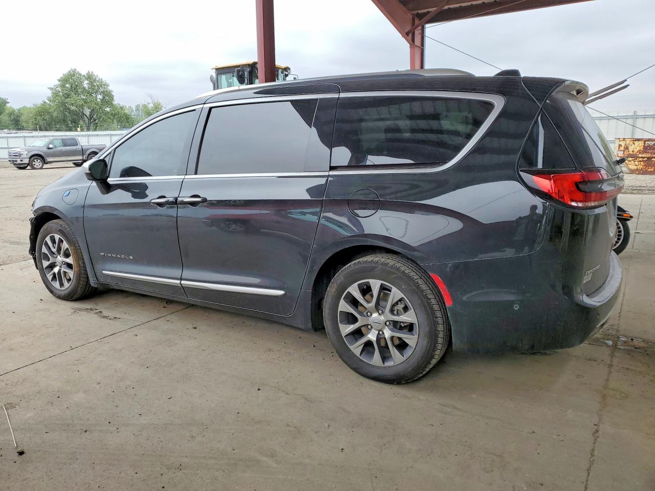 2C4RC1N71PR504700 · 2023 CHRYSLER PACIFICA · 2/13