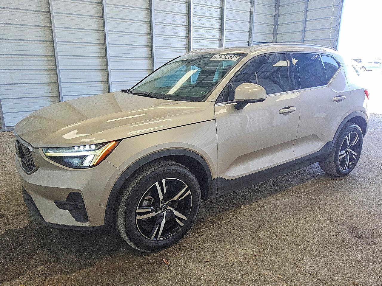 YV4L12UEXP2044675 · 2023 VOLVO XC40