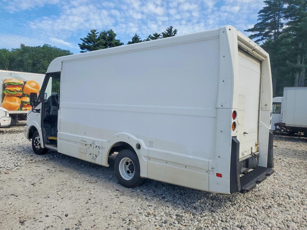 JALB4T172D7W00217 · 2013 ISUZU NPR · 2/11