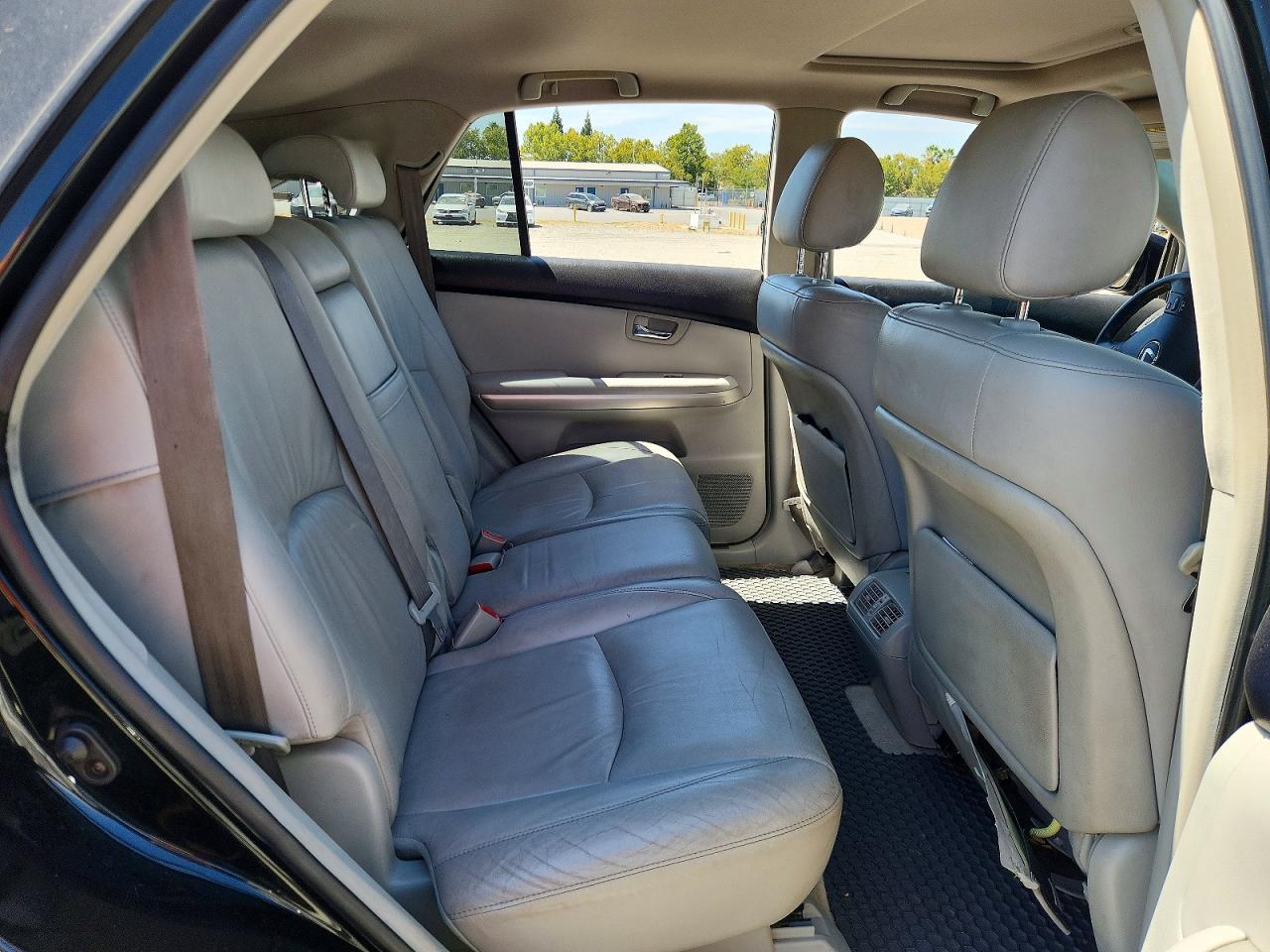 JTJGW31U260001219 · 2006 LEXUS RX · 11/13
