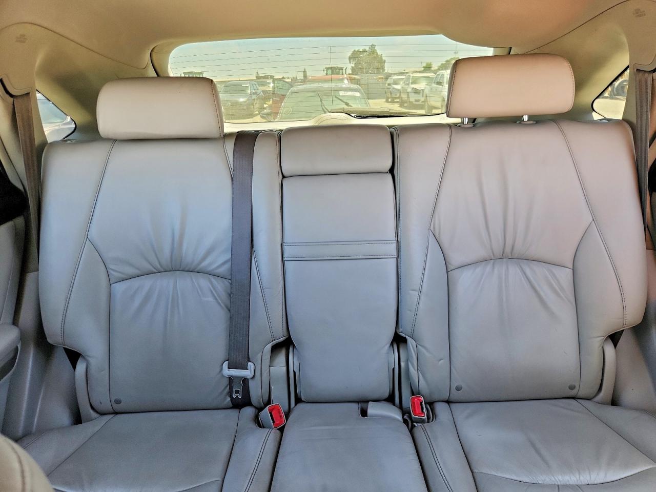 JTJGW31U260001219 · 2006 LEXUS RX · 10/13