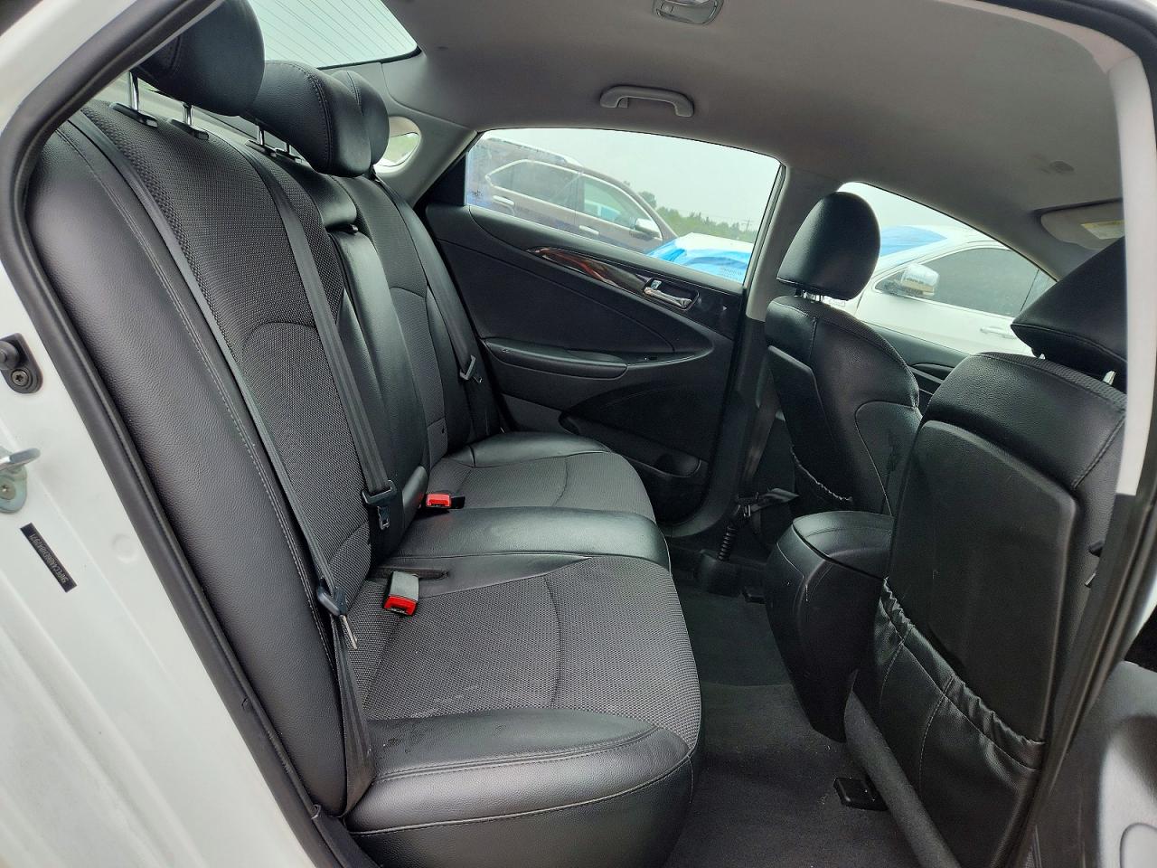 5NPEC4AB6EH842971 · 2014 HYUNDAI SONATA · 10/12