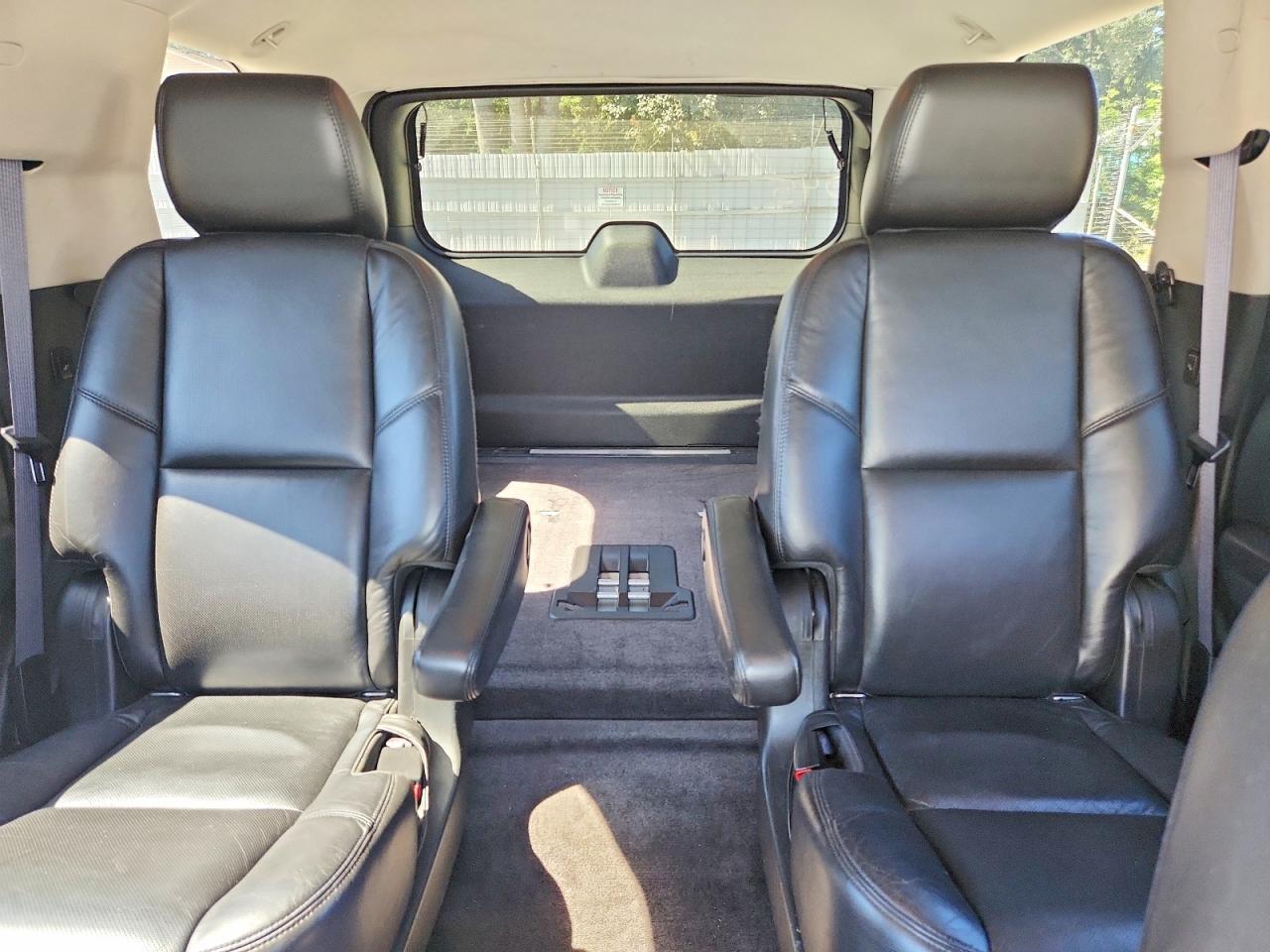 1GYS4CEF2BR194289 · 2011 CADILLAC ESCALADE · 10/14