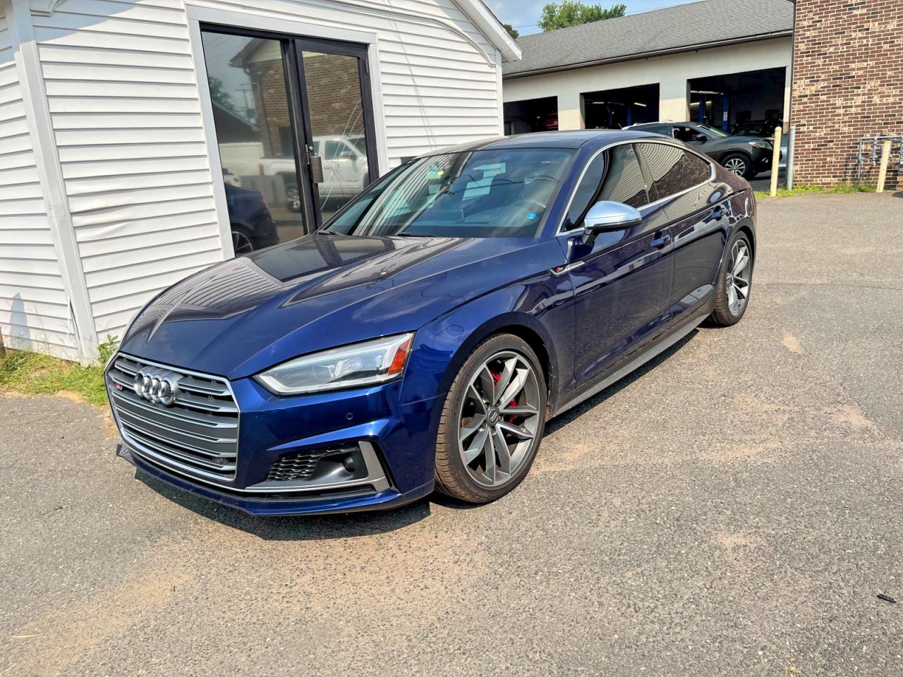 WAUC4CF55JA011381 · 2018 AUDI S5