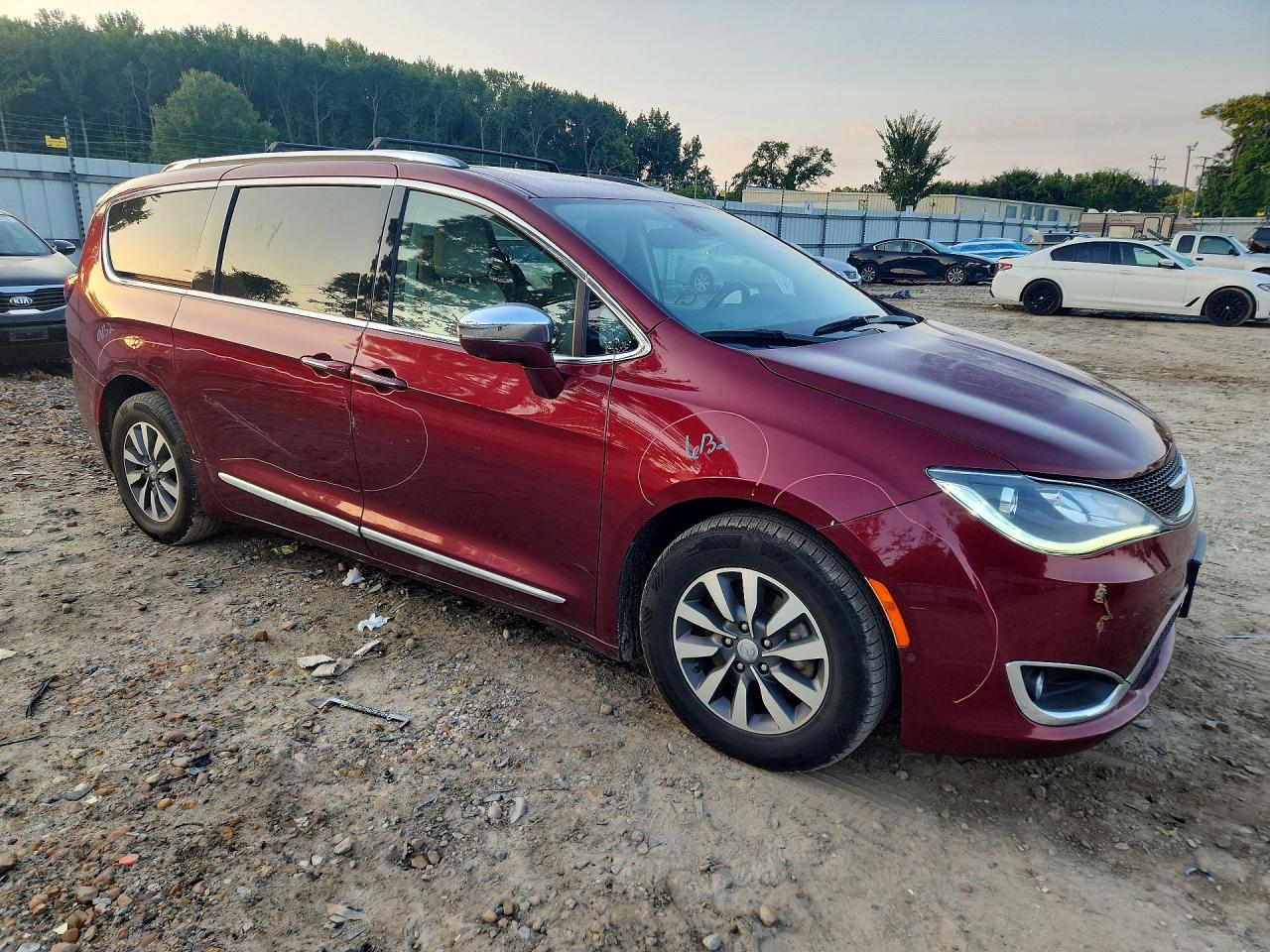 2C4RC1N78LR146778 · 2020 CHRYSLER PACIFICA · 4/13