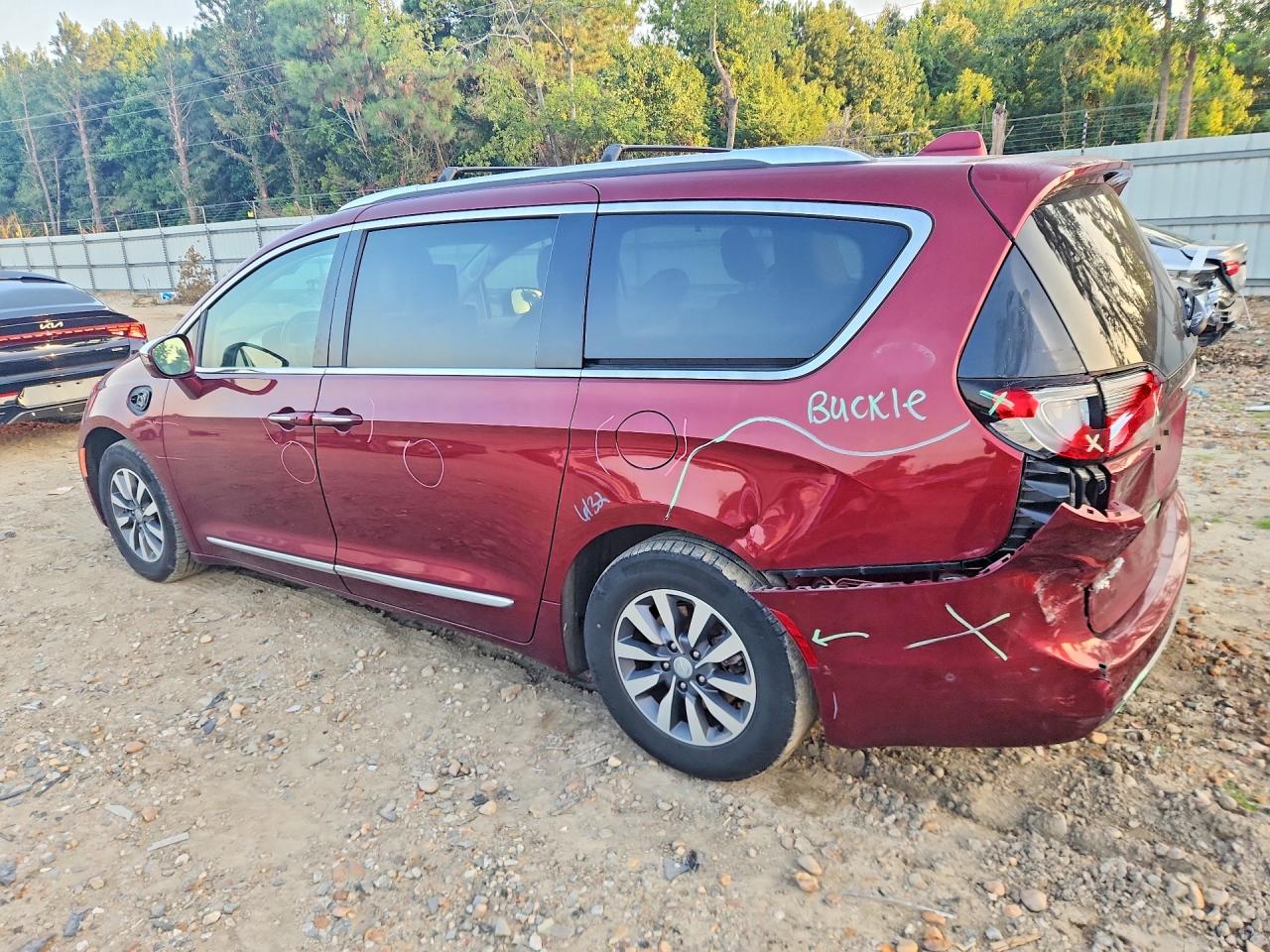 2C4RC1N78LR146778 · 2020 CHRYSLER PACIFICA · 2/13