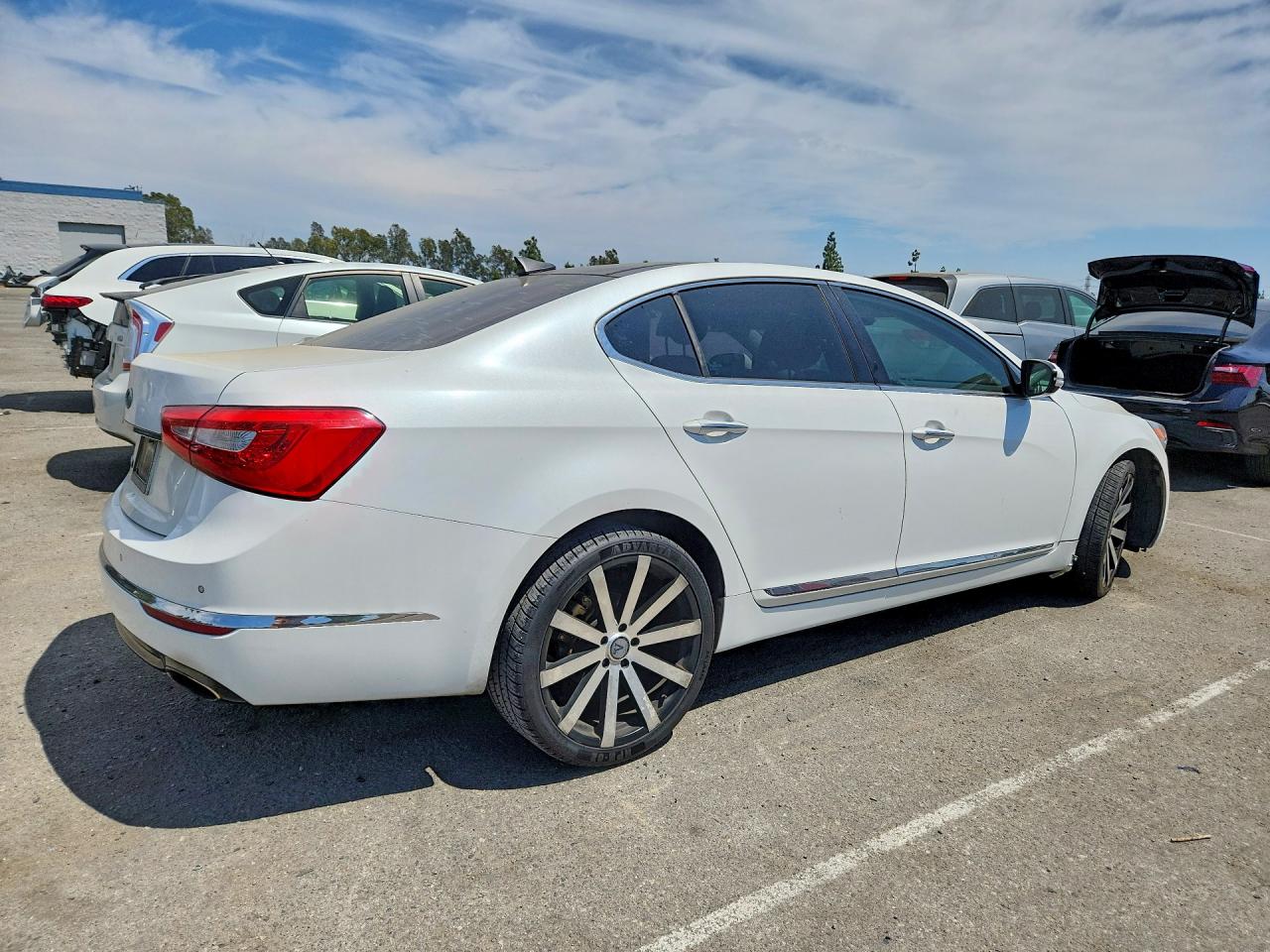 KNALN4D76E5137593 · 2014 KIA CADENZA · 3/12
