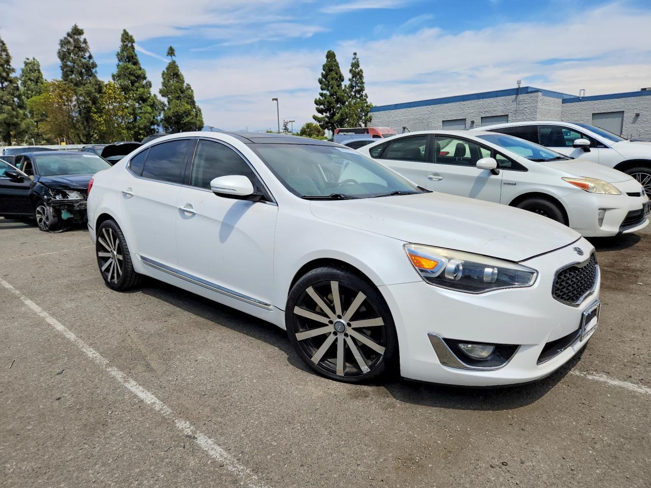 KNALN4D76E5137593 · 2014 KIA CADENZA · 4/12