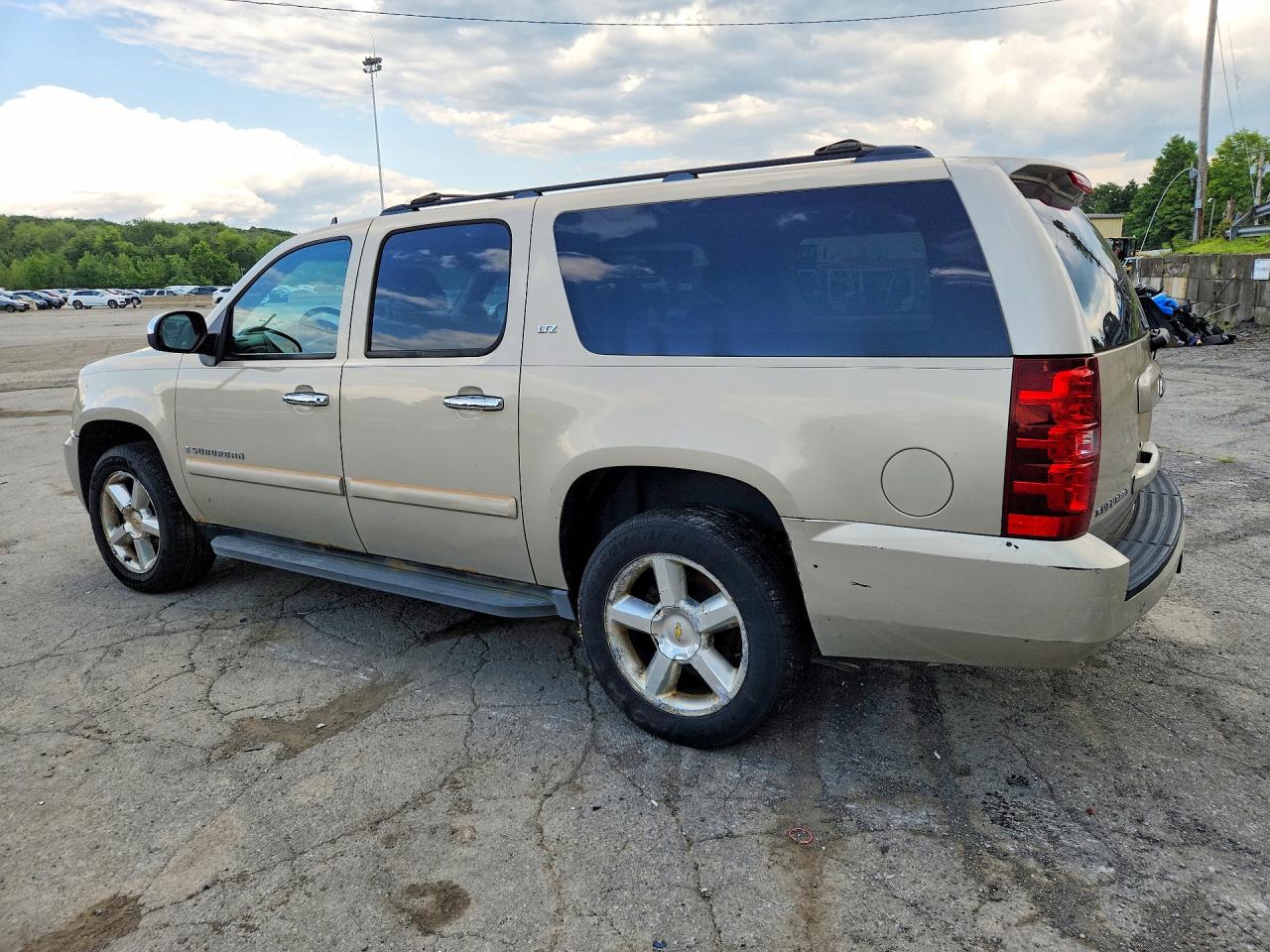 3GNFK16338G216709 · 2008 CHEVROLET SUBURBAN · 2/13