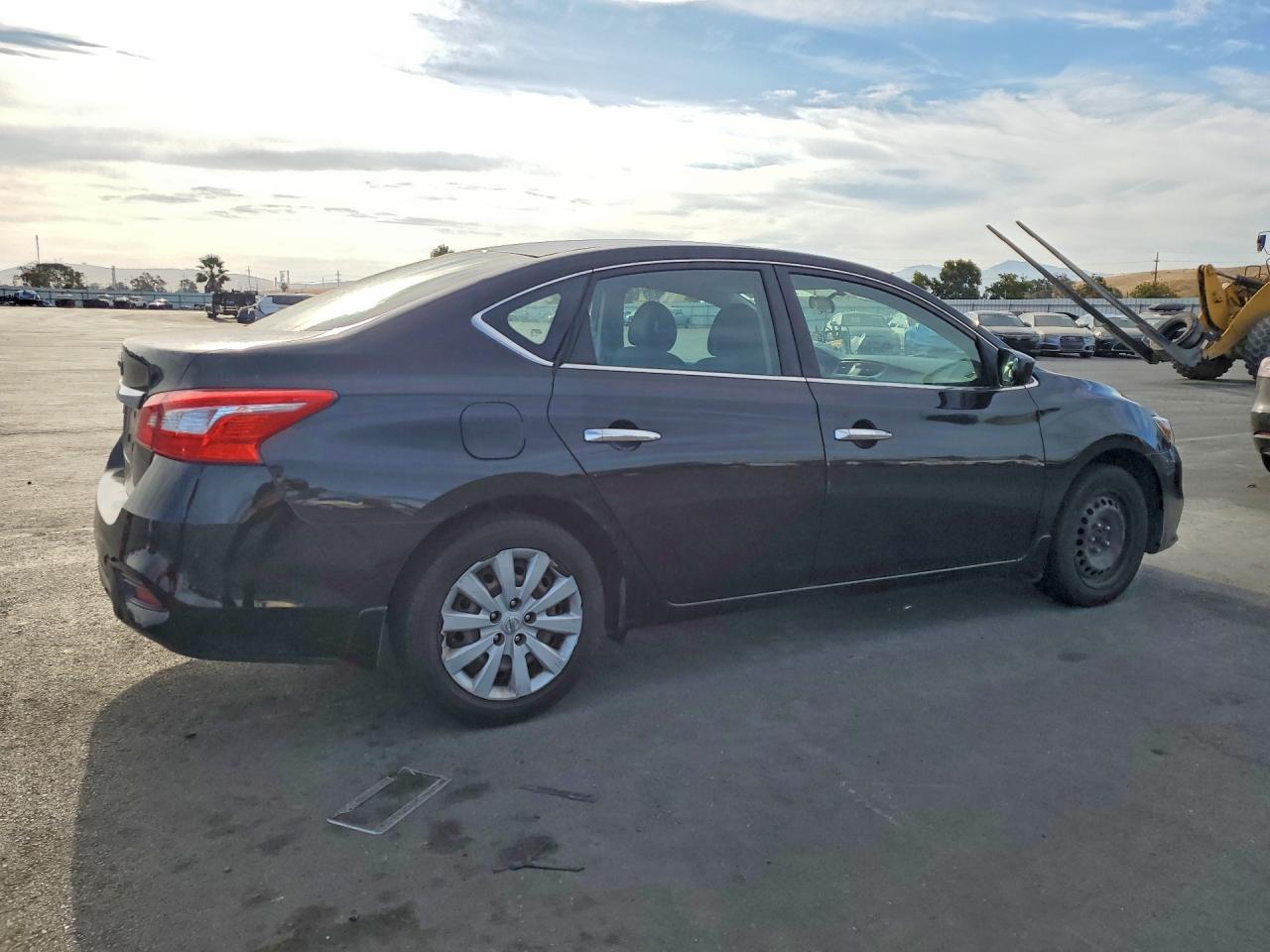 3N1AB7AP4HY351596 · 2017 NISSAN SENTRA · 3/11