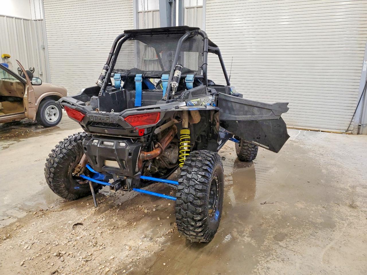 3NSVDK99XHF918325 · 2017 POLARIS RZR · 4/10