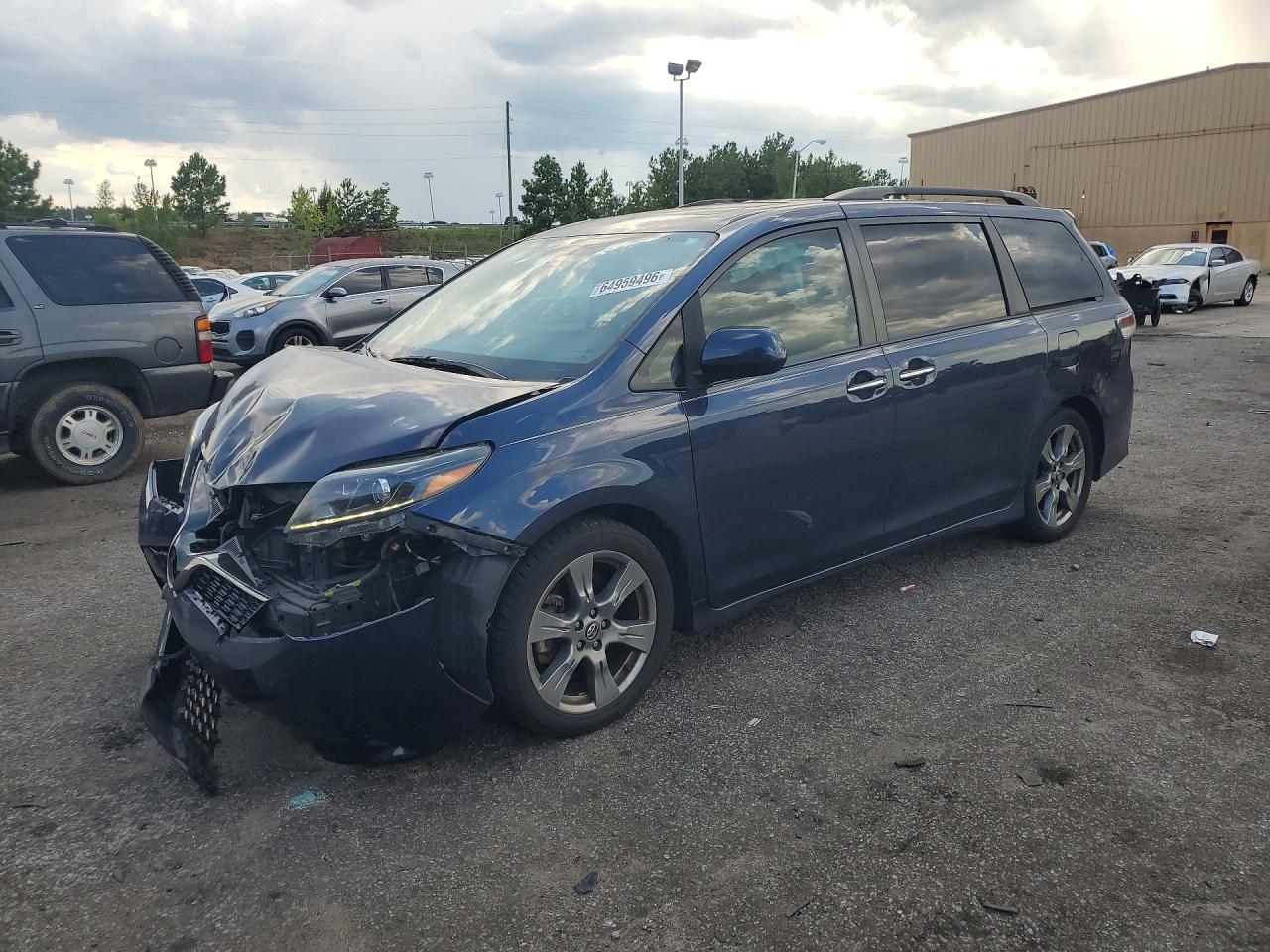 5TDXZ3DC3JS924151 · 2018 TOYOTA SIENNA