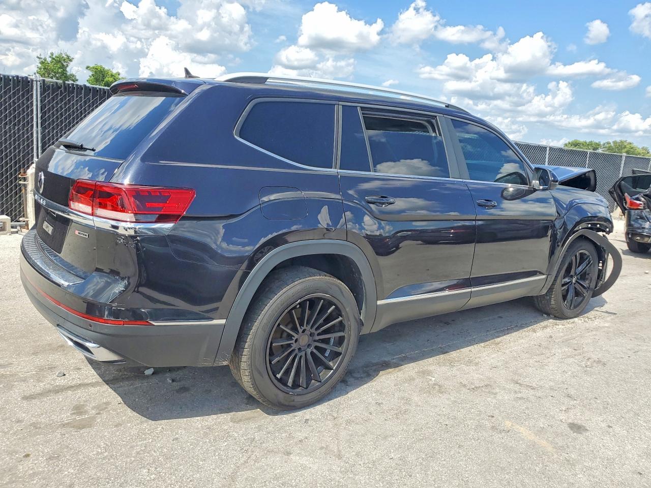 1V2BP2CA0MC574041 · 2021 VOLKSWAGEN ATLAS · 3/10
