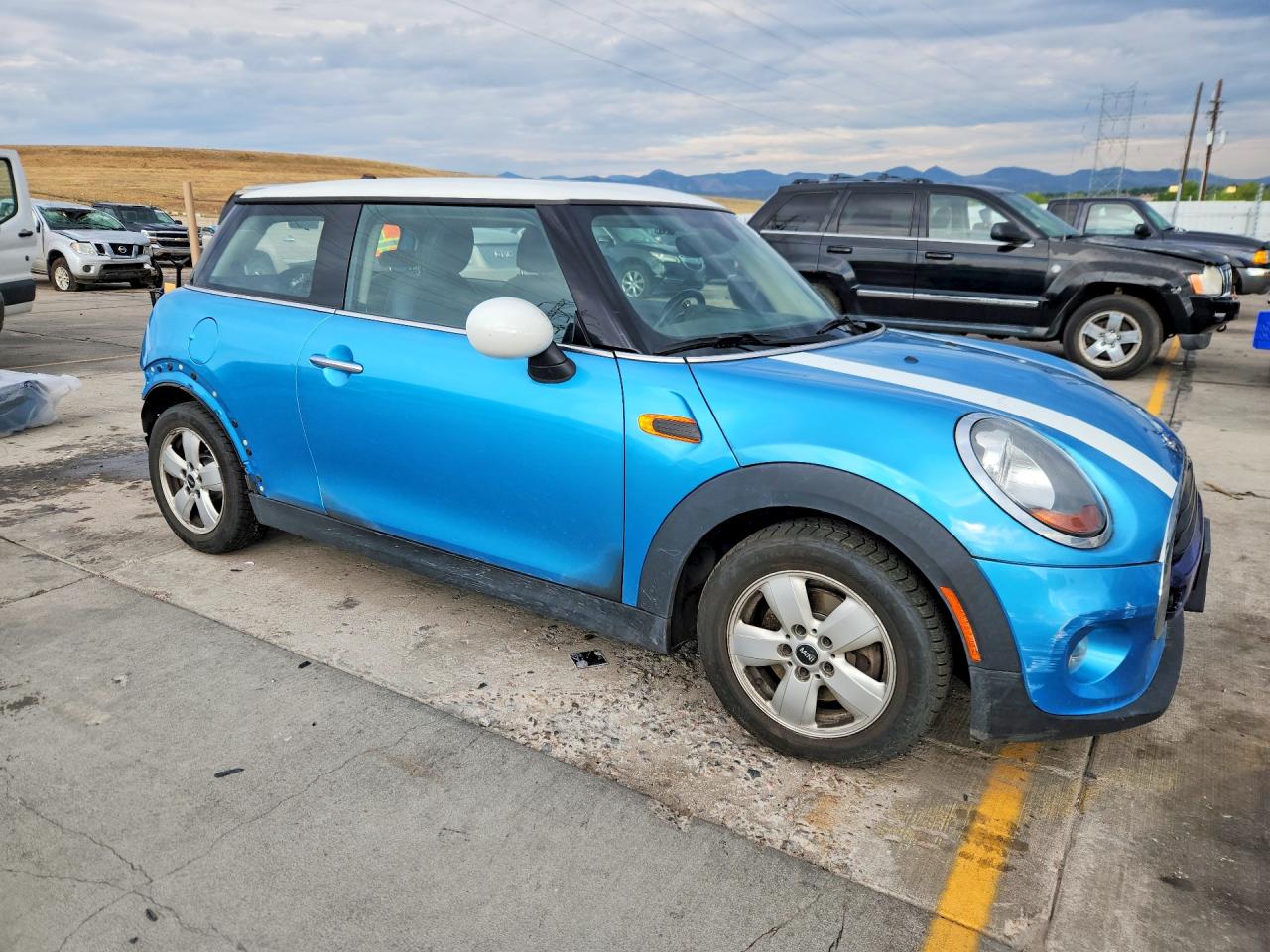 WMWXP5C54H3C63925 · 2017 MINI COOPER · 4/13