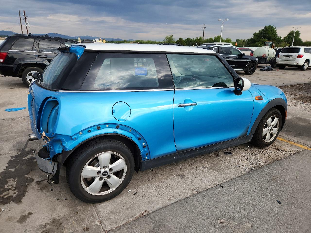 WMWXP5C54H3C63925 · 2017 MINI COOPER · 3/13