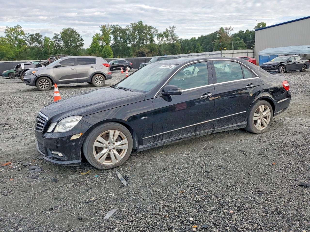 WDDHF2EB6BA455817 · 2011 MERCEDES-BENZ E