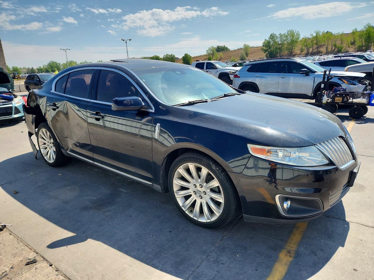 1LNHL9DRXAG613769 · 2010 LINCOLN MKS · 4/12