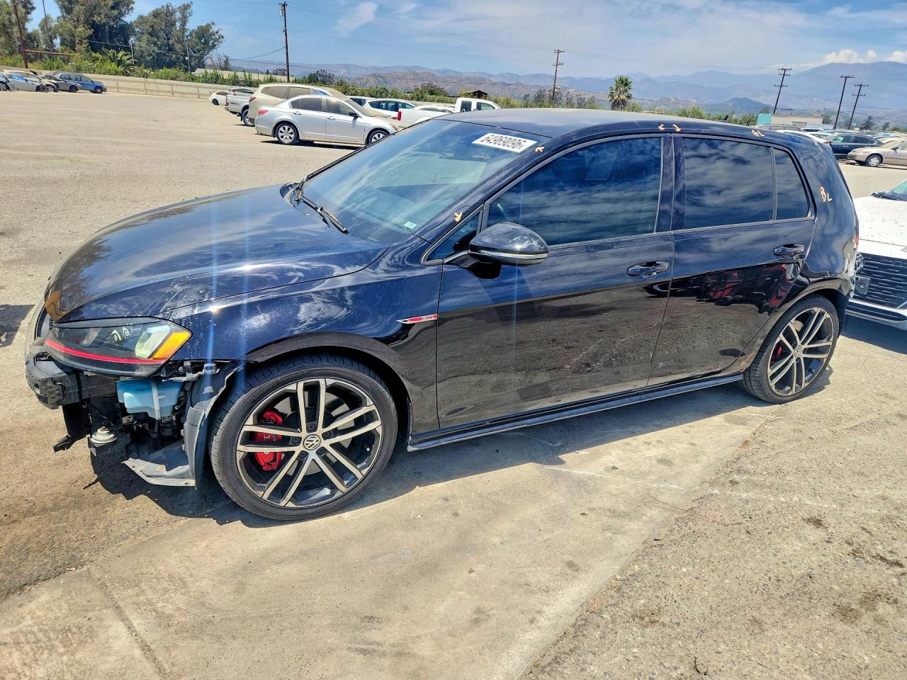 3VW447AU7HM040422 · 2017 VOLKSWAGEN GTI