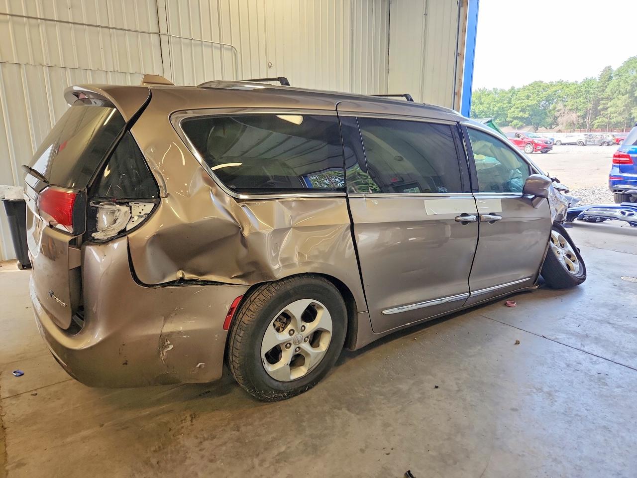 2C4RC1L78JR133495 · 2018 CHRYSLER PACIFICA · 3/13