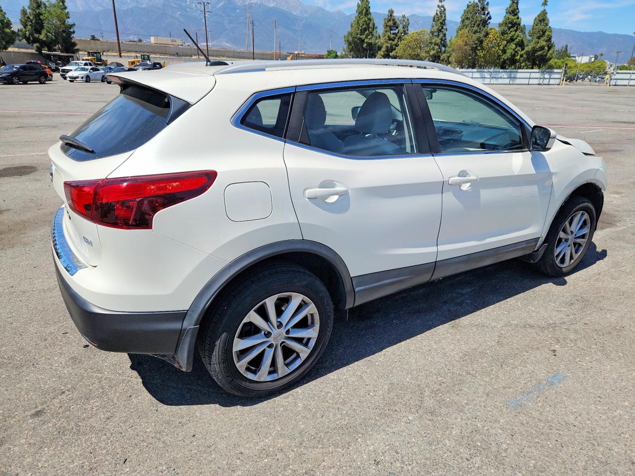 JN1BJ1CP1JW184273 · 2018 NISSAN ROGUE SPORT · 3/13