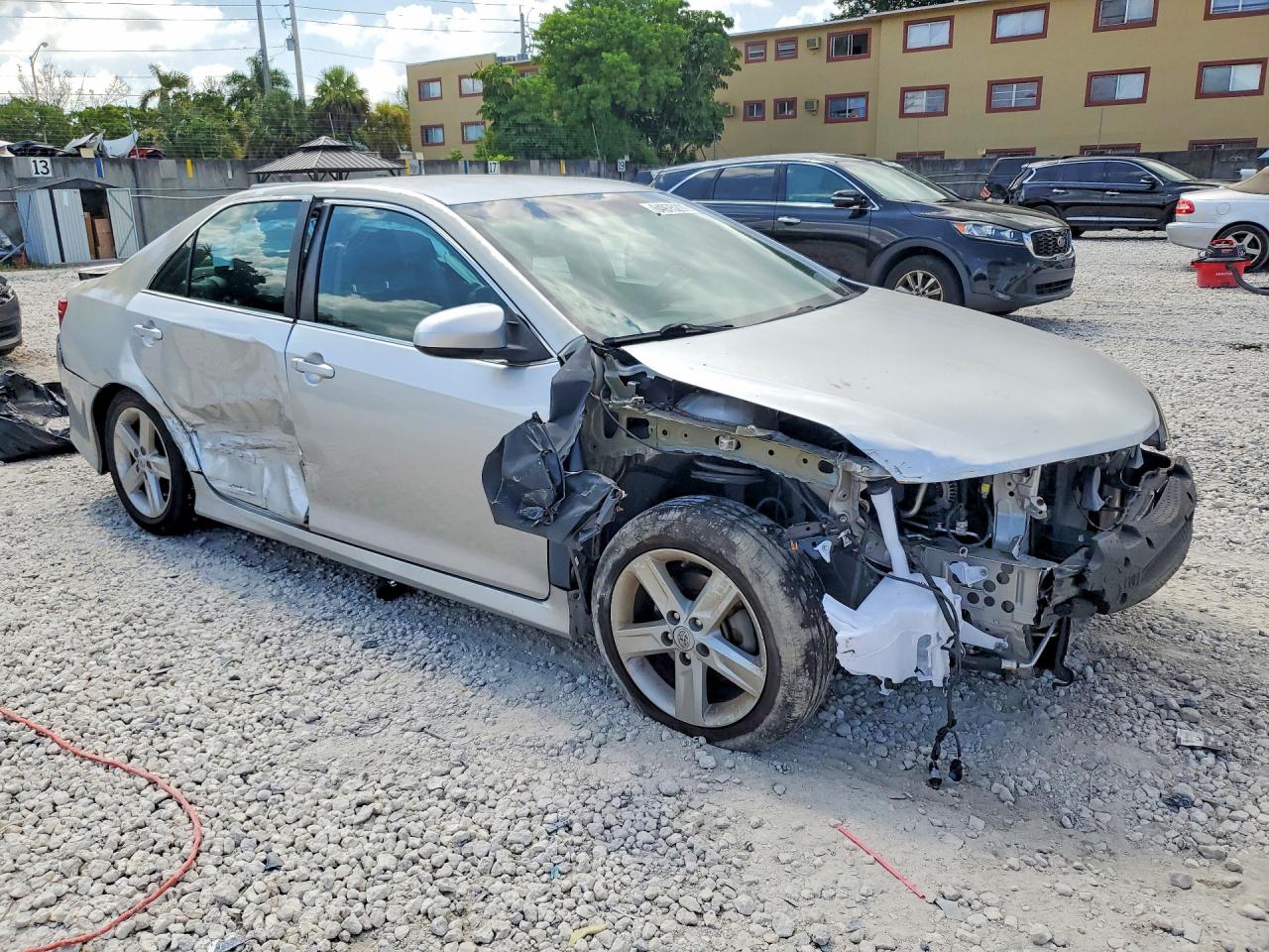 4T1BF1FK0CU145053 · 2012 TOYOTA CAMRY · 4/13