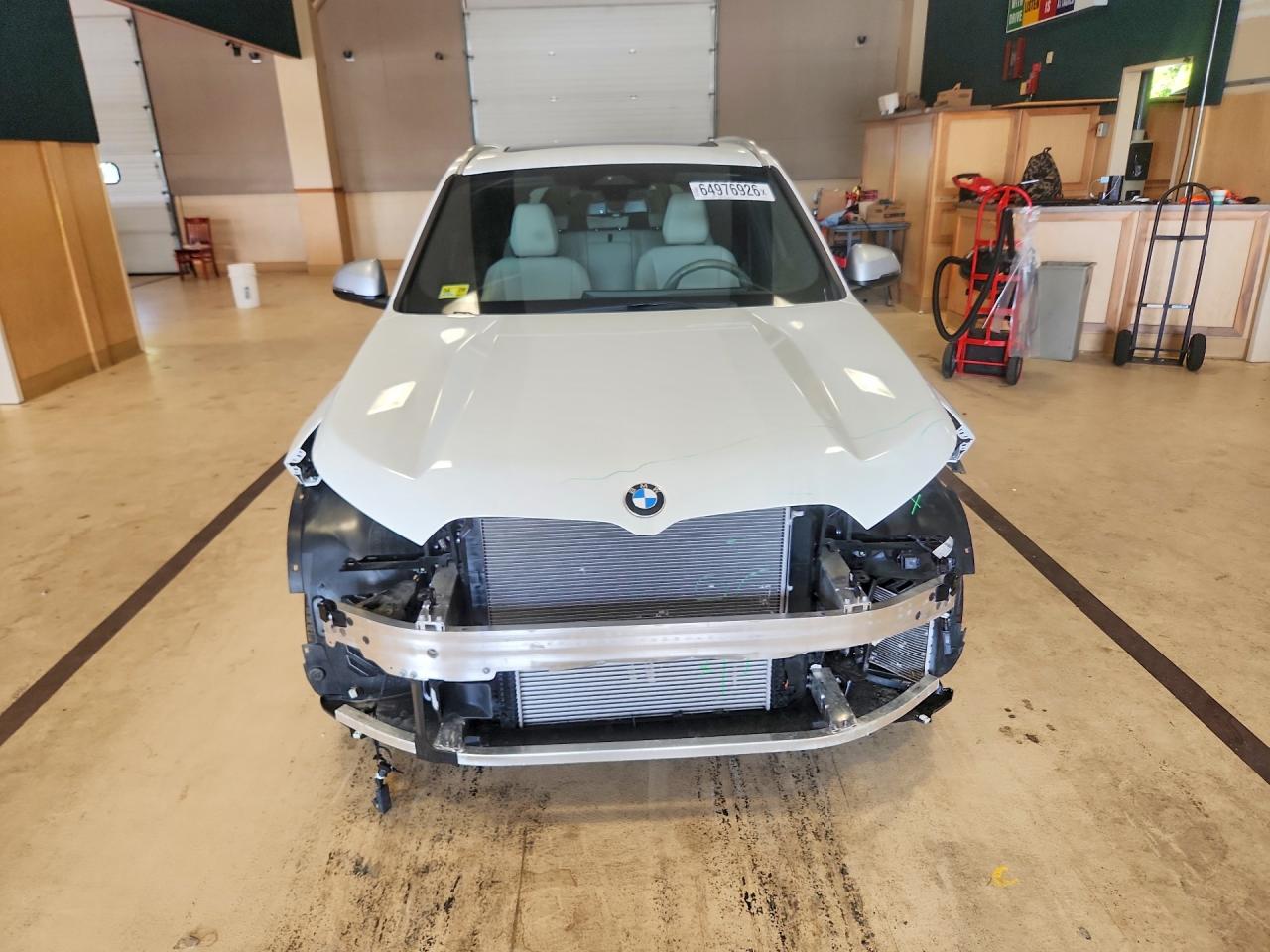 WBX73EF08P5X81165 · 2023 BMW X1 · 5/13