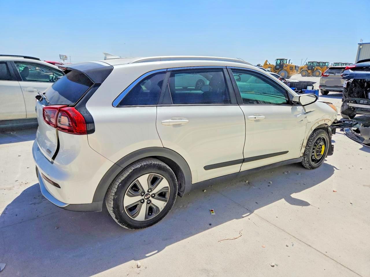 KNDCB3LC3H5053238 · 2017 KIA NIRO · 3/14