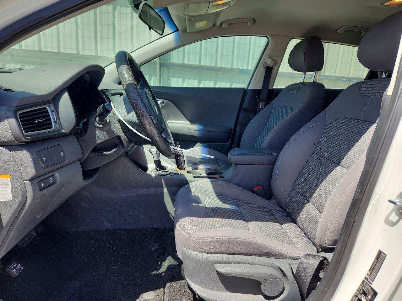 KNDCB3LC3H5053238 · 2017 KIA NIRO · 7/14