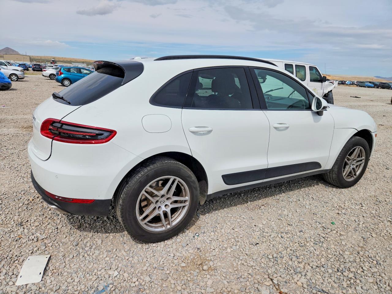 WP1AA2A55HLB04631 · 2017 PORSCHE MACAN · 3/12